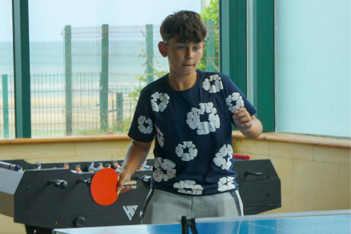 Pic-20-Ireland-Beach-Hotel-Lounge-Activity-Room-Tennis-Indoors-Sports (1)